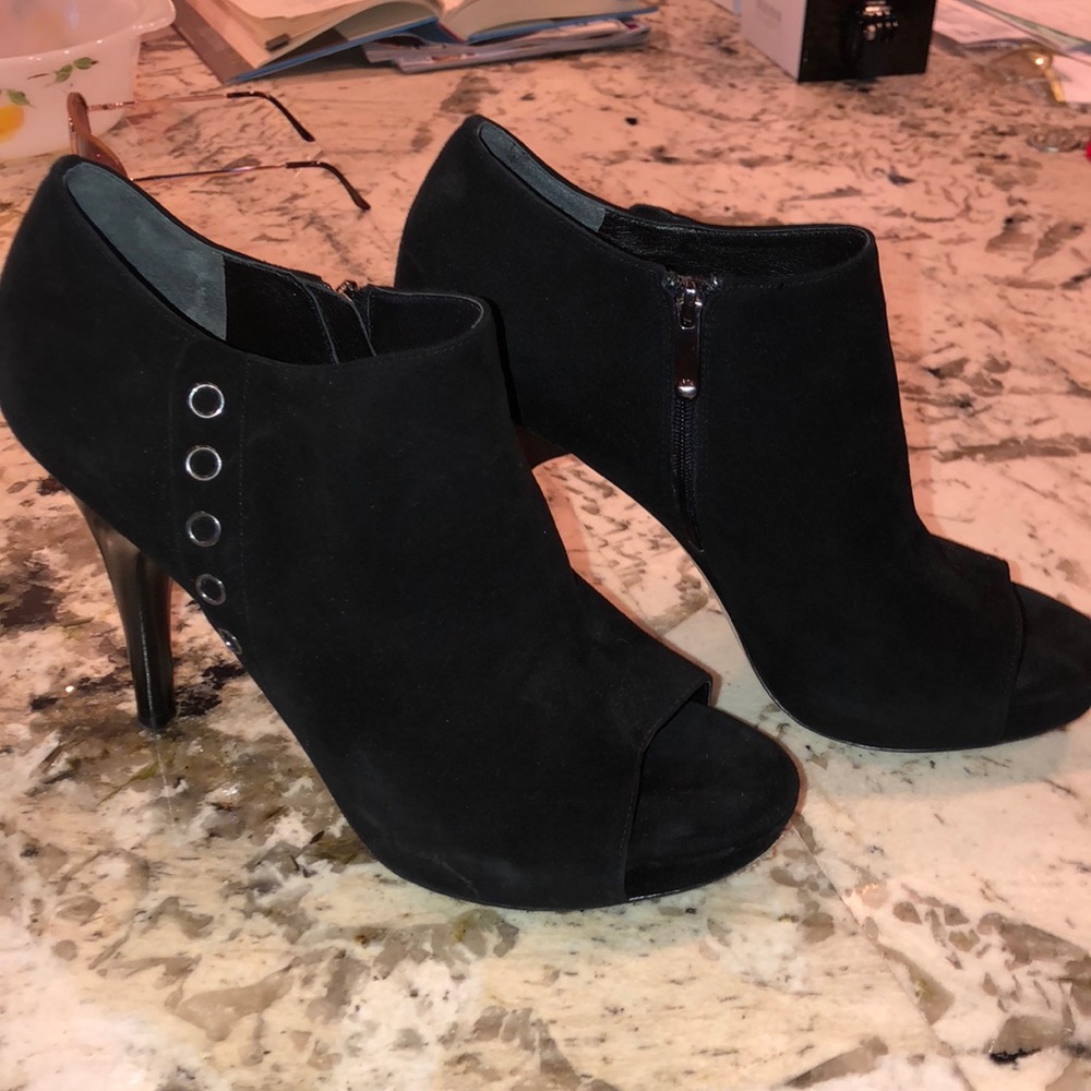 Via Spiga Suede Open toe heels